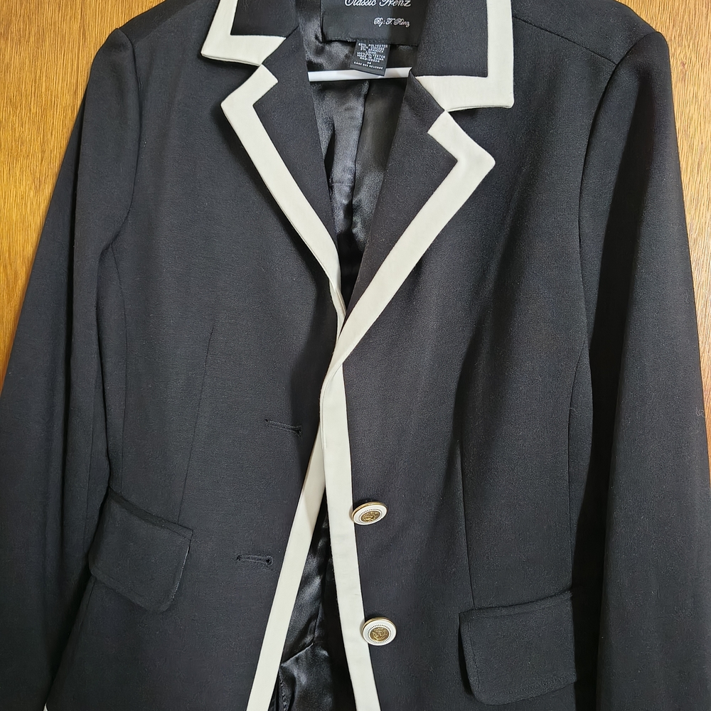 Elegant Black Blazer with Cream Accents